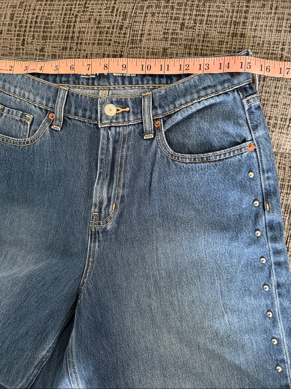 OLD NAVY | High-Rise Baggy Wide Leg Jeans with Side Studs - Picture 6 of 10